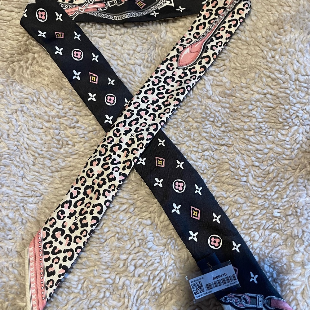 Louis Vuitton Twilly